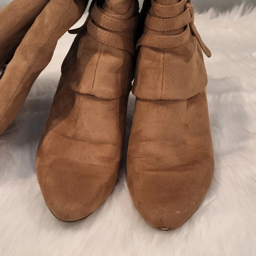 CUTE Suede boots! - Picture 7 of 12
